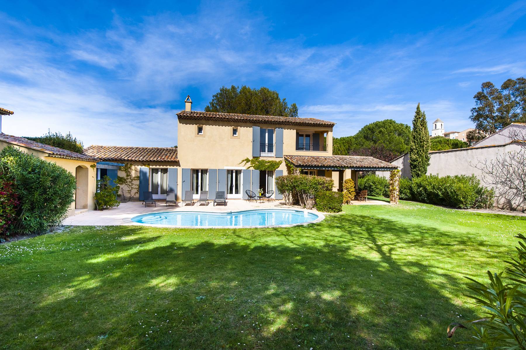 à vendre villa domaine de pont royal