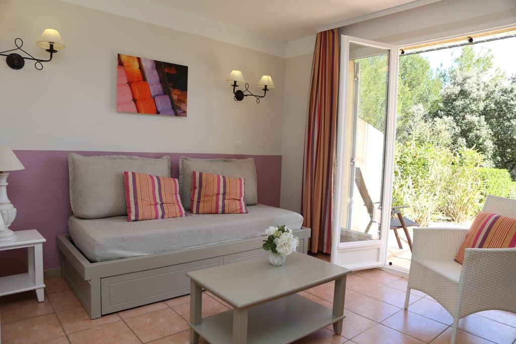 achète villa terrasse jardin 2 chambres domaine du golf de pont royal