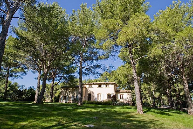 A One of a kind  property of 250 sqm on a 14000 sqm highly manicured garden in Aix en Provence
