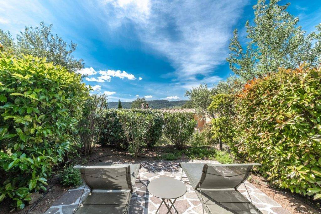 Semi-detached house in Provence, security and well-being